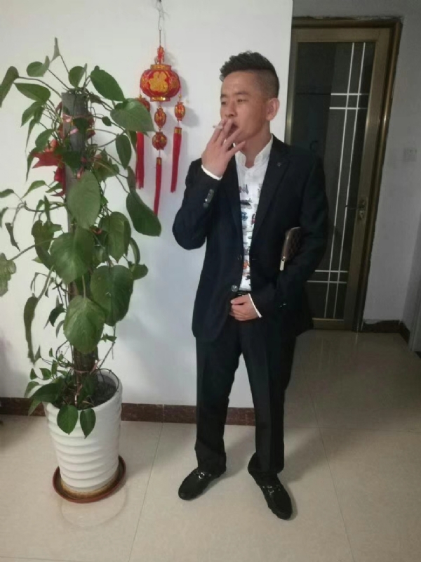男人三十而立的第二张照片--雷州中老年相亲网